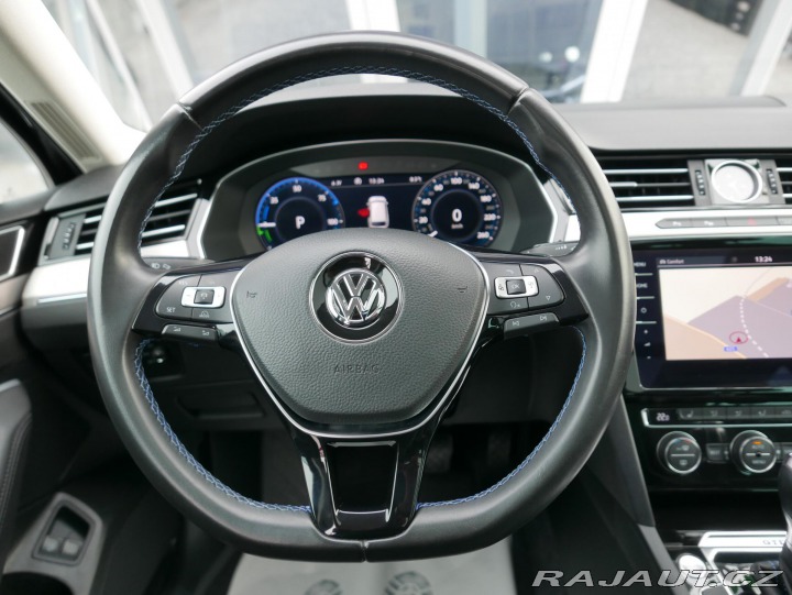 Volkswagen Passat 1,4 TSI GTE REZERVACE 2018