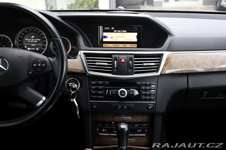 Mercedes-Benz E 220CDI ELEGANCE 125kW 2010