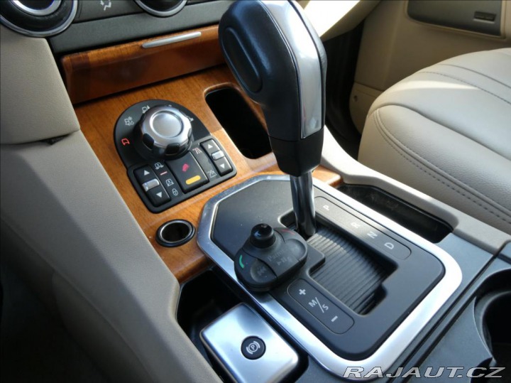 Land Rover Discovery 3,0 SDV6, HSE,2.Maj,ČR,7- 2011