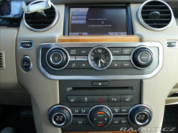 Land Rover Discovery 3,0 SDV6, HSE,2.Maj,ČR,7- 2011