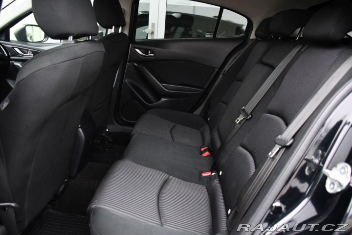 Mazda 3 G120 AUTOMAT LED VYHREV Z 2015