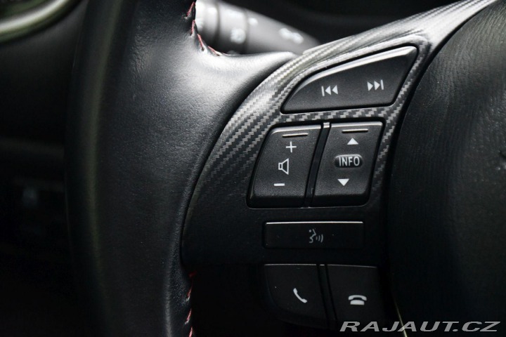 Mazda 3 G120 AUTOMAT LED VYHREV 2 2015