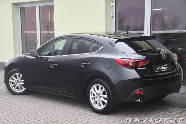 Mazda 3 G120 AUTOMAT LED VYHREV Z 2015
