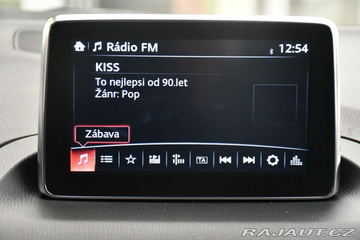 Mazda 3 G120 AUTOMAT LED VYHREV Z 2015