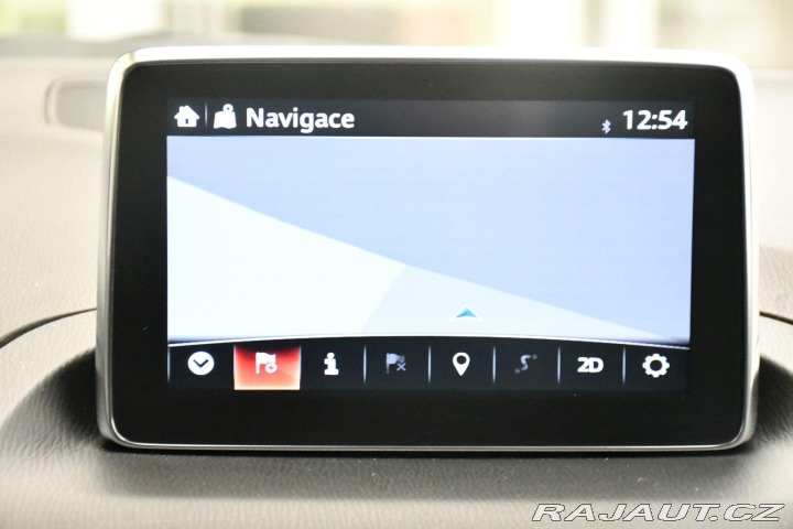 Mazda 3 G120 AUTOMAT LED VYHREV Z 2015