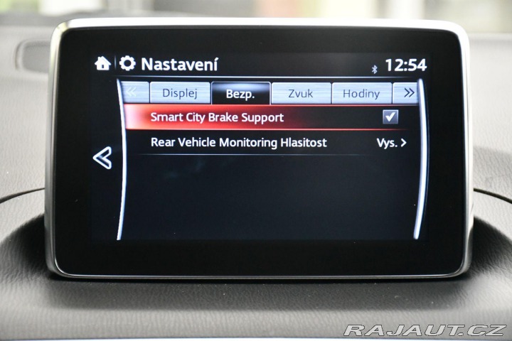 Mazda 3 G120 AUTOMAT LED VYHREV Z 2015