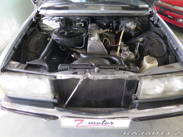 Mercedes-Benz 123 3.0D pohřební vůz, TOP ST 1983