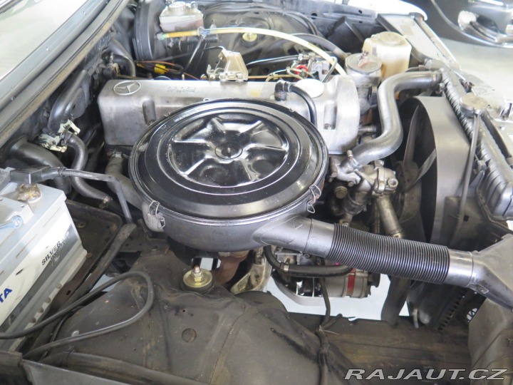 Mercedes-Benz 123 3.0D pohřební vůz, TOP ST 1983