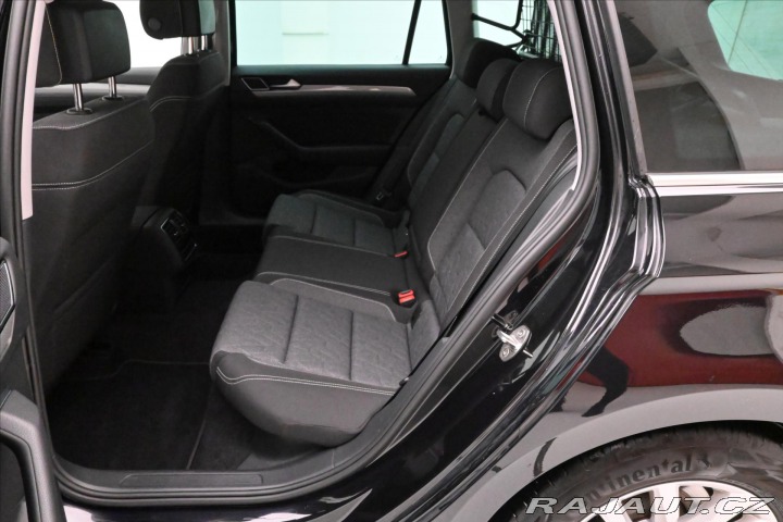 Volkswagen Passat 2,0 TDI 110 kW DSG Busine 2023