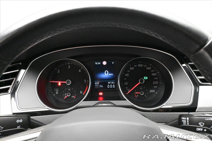 Volkswagen Passat 2,0 TDI 110 kW DSG Busine 2023