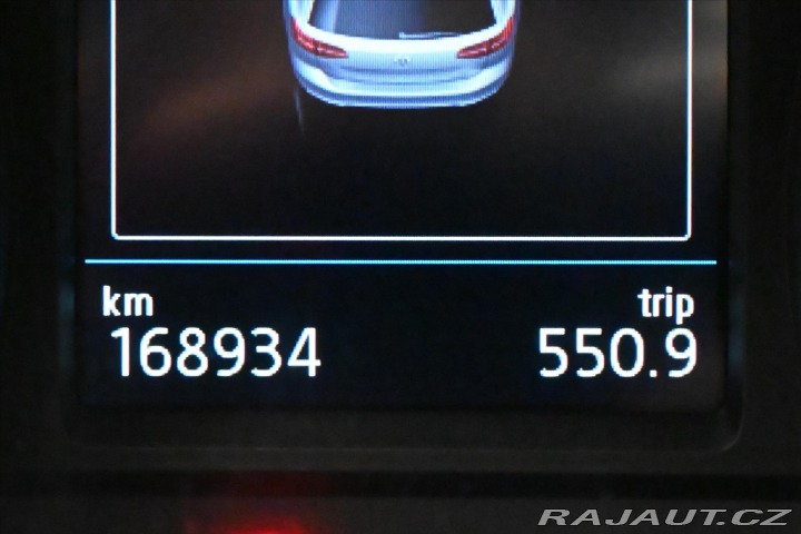 Volkswagen Passat 2,0 TDI 110 kW DSG Busine 2023