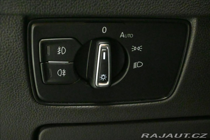 Volkswagen Passat 2,0 TDI 110 kW DSG Busine 2023