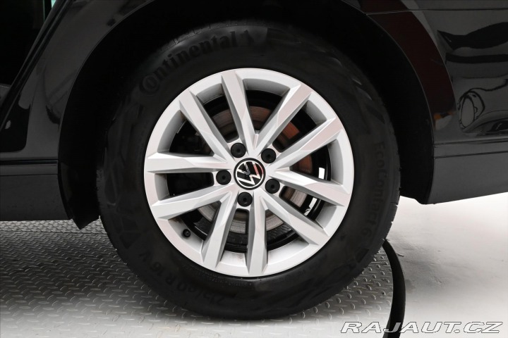 Volkswagen Passat 2,0 TDI 110 kW DSG Busine 2023