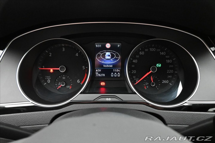 Volkswagen Passat 2,0 TDI 110 kW DSG Busine 2022