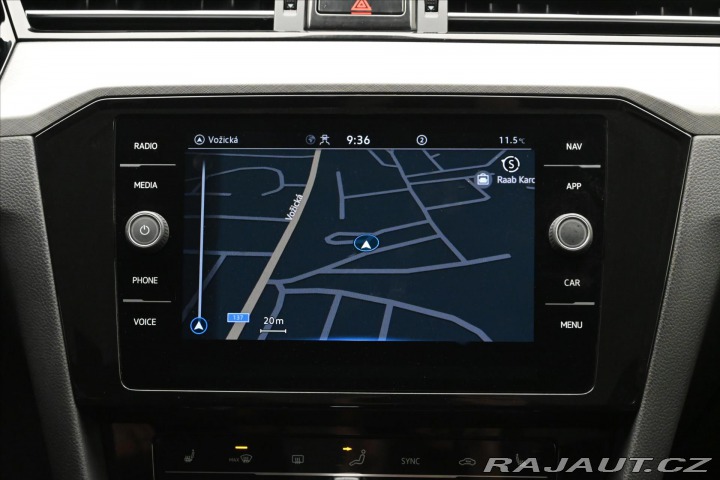 Volkswagen Passat 2,0 TDI 110 kW DSG Busine 2022