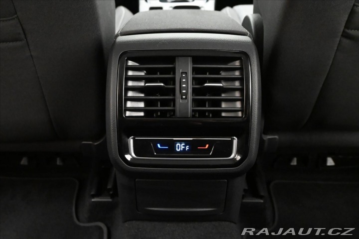 Volkswagen Passat 2,0 TDI 110 kW DSG Busine 2022