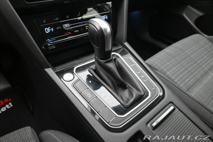 Volkswagen Passat 2,0 TDI 110 kW DSG Busine 2022