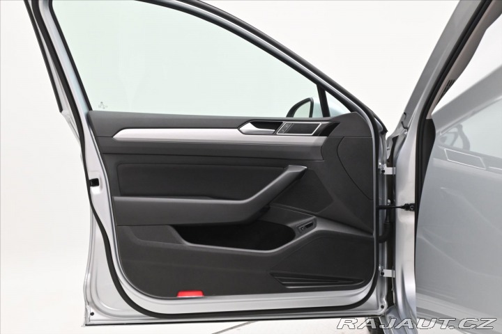 Volkswagen Passat 2,0 TDI 110 kW DSG Busine 2022