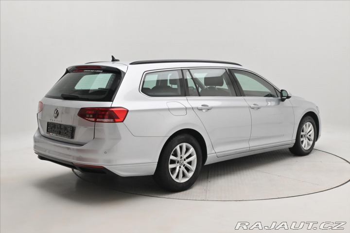 Volkswagen Passat 2,0 TDI 110 kW DSG Busine 2022