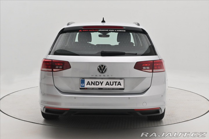 Volkswagen Passat 2,0 TDI 110 kW DSG Busine 2022
