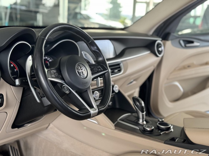 Alfa Romeo Stelvio 2,0T Q4*206kW*KeyLess*Kam 2018