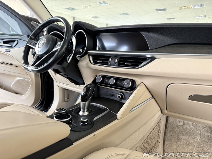 Alfa Romeo Stelvio 2,0T Q4*206kW*KeyLess*Kam 2018