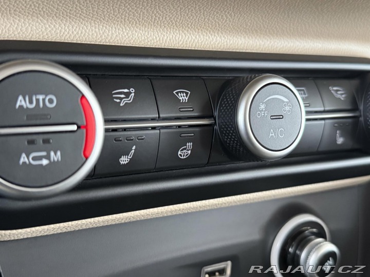 Alfa Romeo Stelvio 2,0T Q4*206kW*KeyLess*Kam 2018