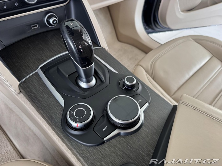 Alfa Romeo Stelvio 2,0T Q4*206kW*REZERVACE! 2018
