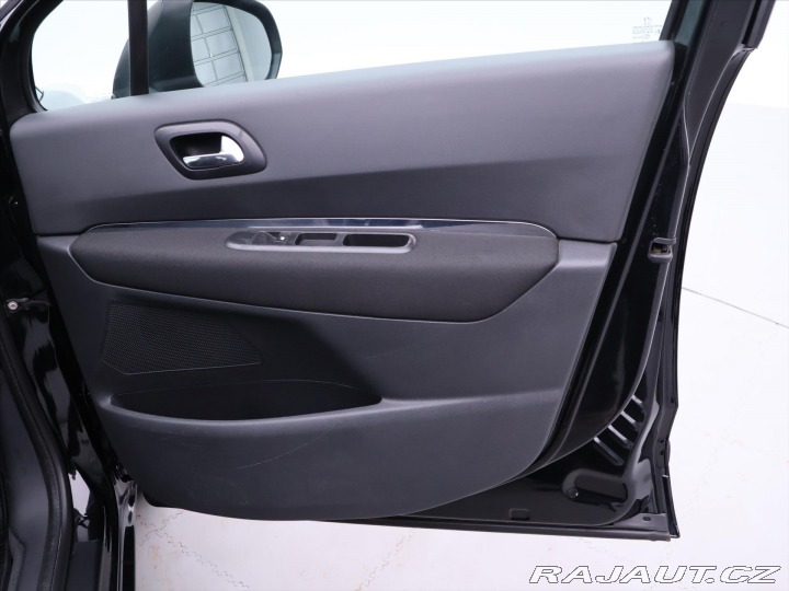 Peugeot 5008 1,6 HDI 82kW Automat Prem 2011