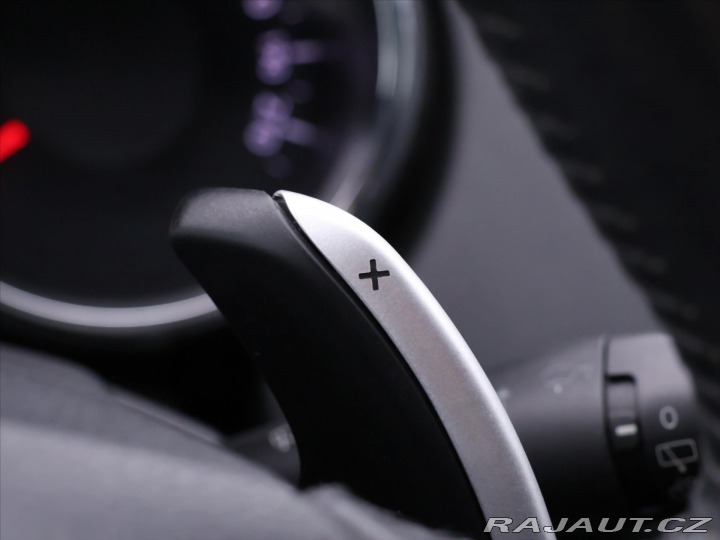 Peugeot 5008 1,6 HDI 82kW Automat Prem 2011