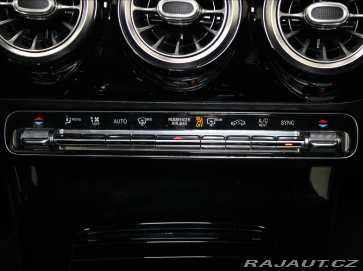 Mercedes-Benz A 1,3 180 AT Keyless SOUND 2020