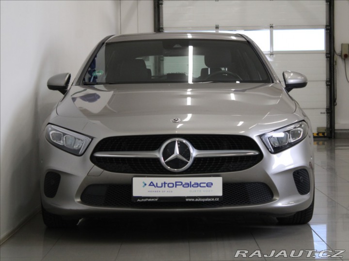 Mercedes-Benz A 1,3 180 AT Keyless SOUND 2020