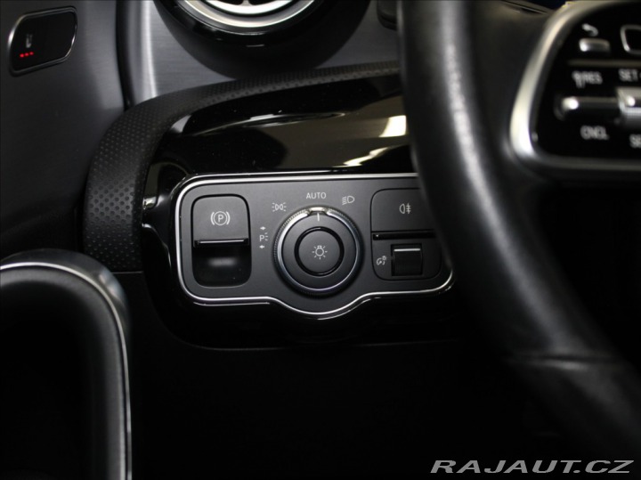 Mercedes-Benz A 1,3 180 AT Keyless SOUND 2020