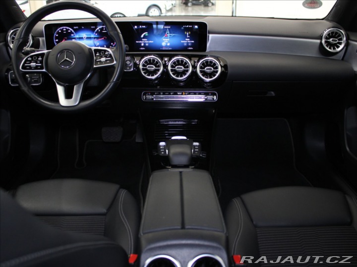 Mercedes-Benz A 1,3 180 AT Keyless SOUND 2020