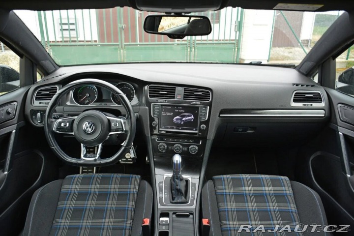 Volkswagen Golf 1,4 GTE - Phev - rok 20 2014