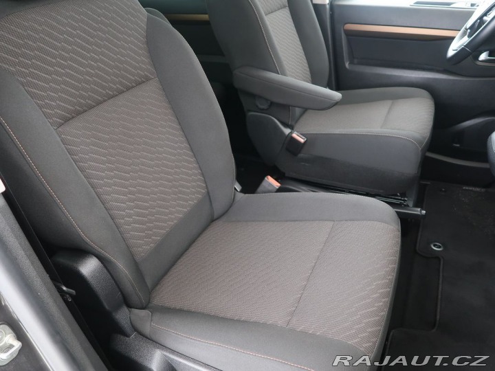 Toyota ProAce 2.0D4-D,CZ,Family,AT,L2 2024