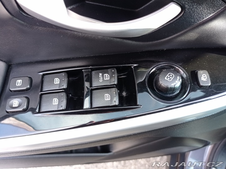 SsangYong Korando 2.0 D Výhřev/1MAJ/Serv.kn 2015