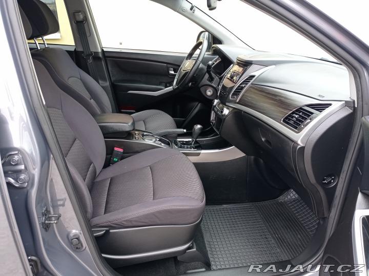 SsangYong Korando 2.0 D Výhřev/1MAJ/Serv.kn 2015