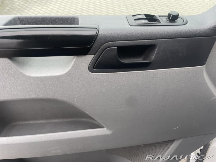 Volkswagen Transporter 2,0 TDi 75kw 6míst Tažné 2013