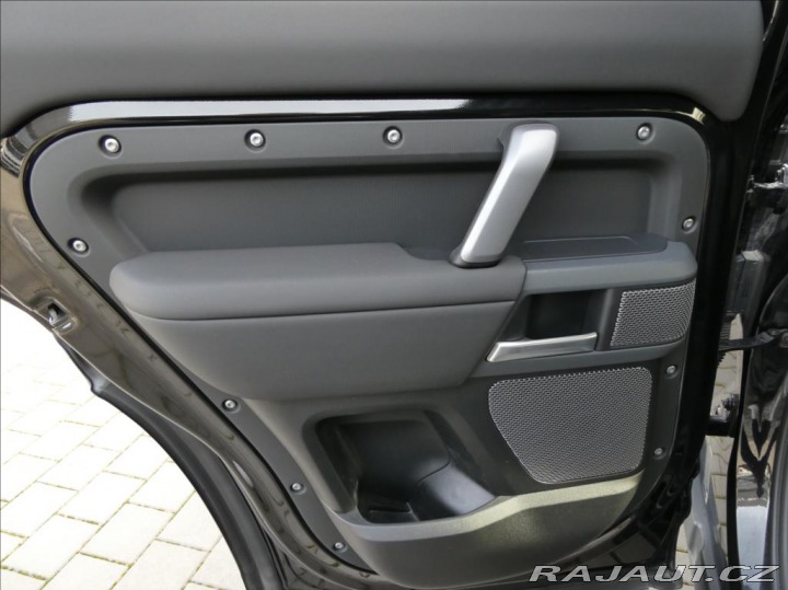 Land Rover Defender 3,0 D300 110 X-Dyn SE,1ma 2024