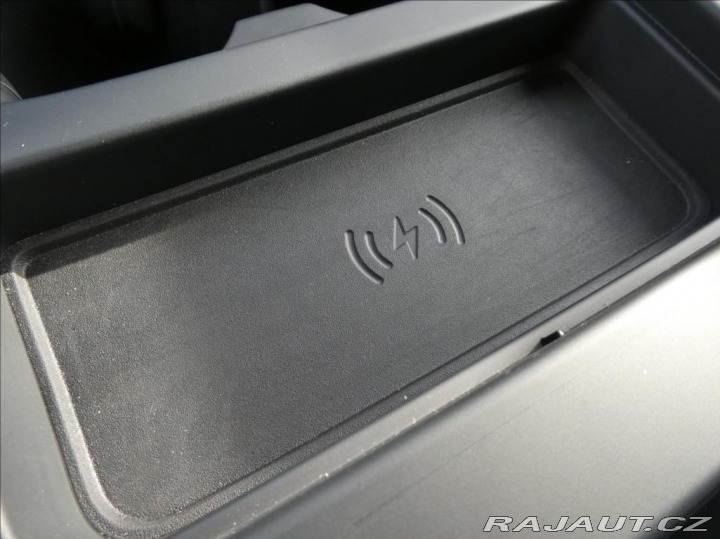 Land Rover Defender 3,0 D300 110 X-Dyn SE,1ma 2024