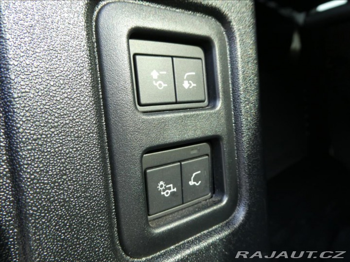 Land Rover Defender 3,0 D300 110 X-Dyn SE,1ma 2024