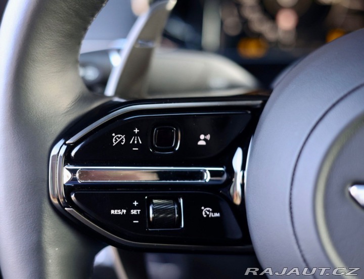 Aston Martin V8 Vantage 4.0 | Quicksilver - Ony 2025