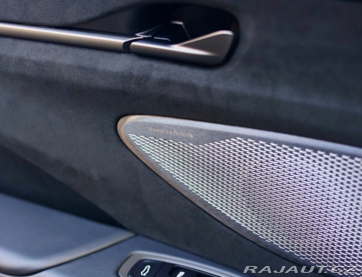 Aston Martin V8 Vantage 4.0 | Quicksilver - Ony 2025