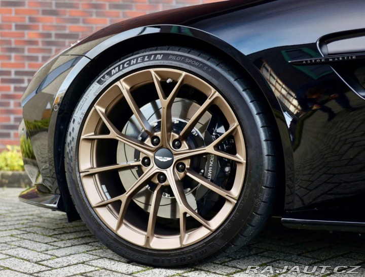 Aston Martin V8 Vantage 4.0 | Quicksilver - Ony 2025