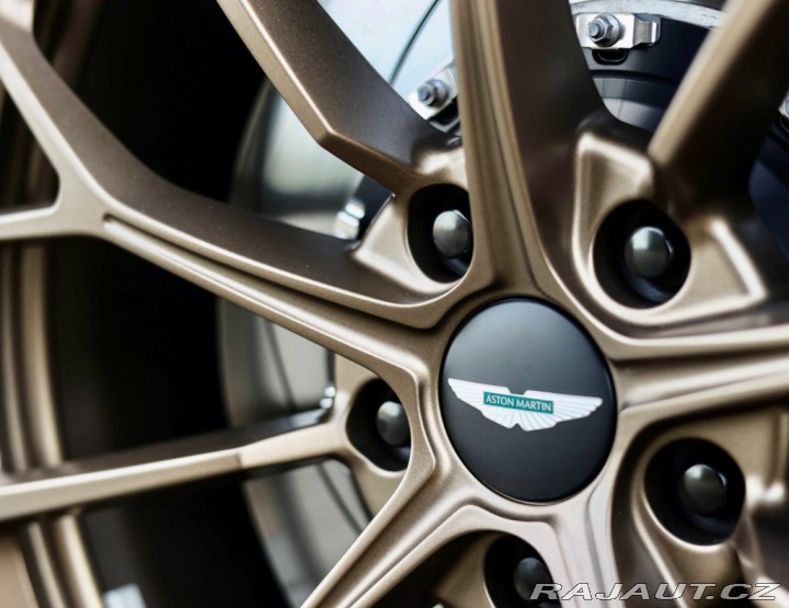 Aston Martin V8 Vantage 4.0 | Quicksilver - Ony 2025