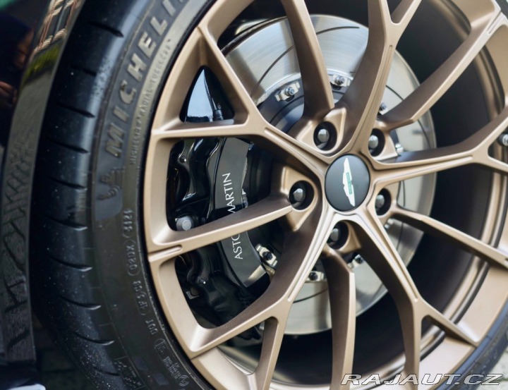 Aston Martin V8 Vantage 4.0 | Quicksilver - Ony 2025