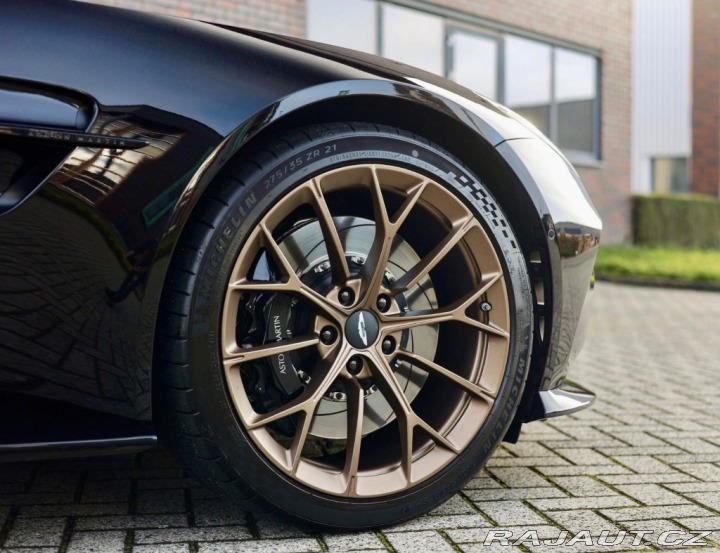 Aston Martin V8 Vantage 4.0 | Quicksilver - Ony 2025