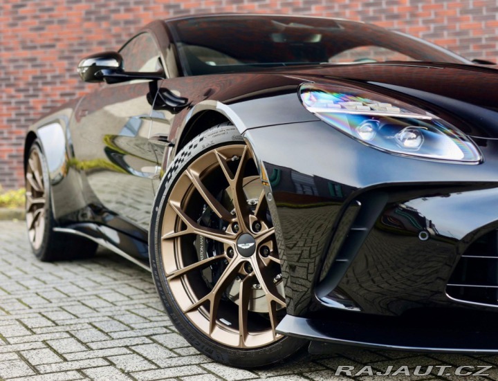 Aston Martin V8 Vantage 4.0 | Quicksilver - Ony 2025