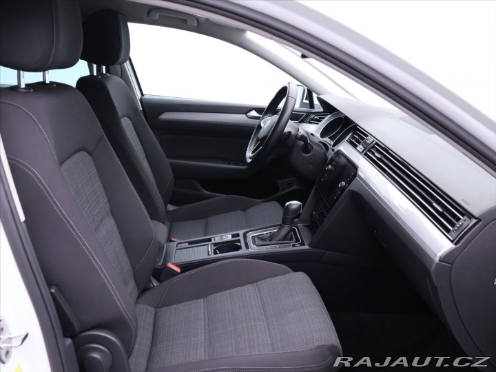 Volkswagen Passat 2,0 TDI 110kW DSG Matrix 2022